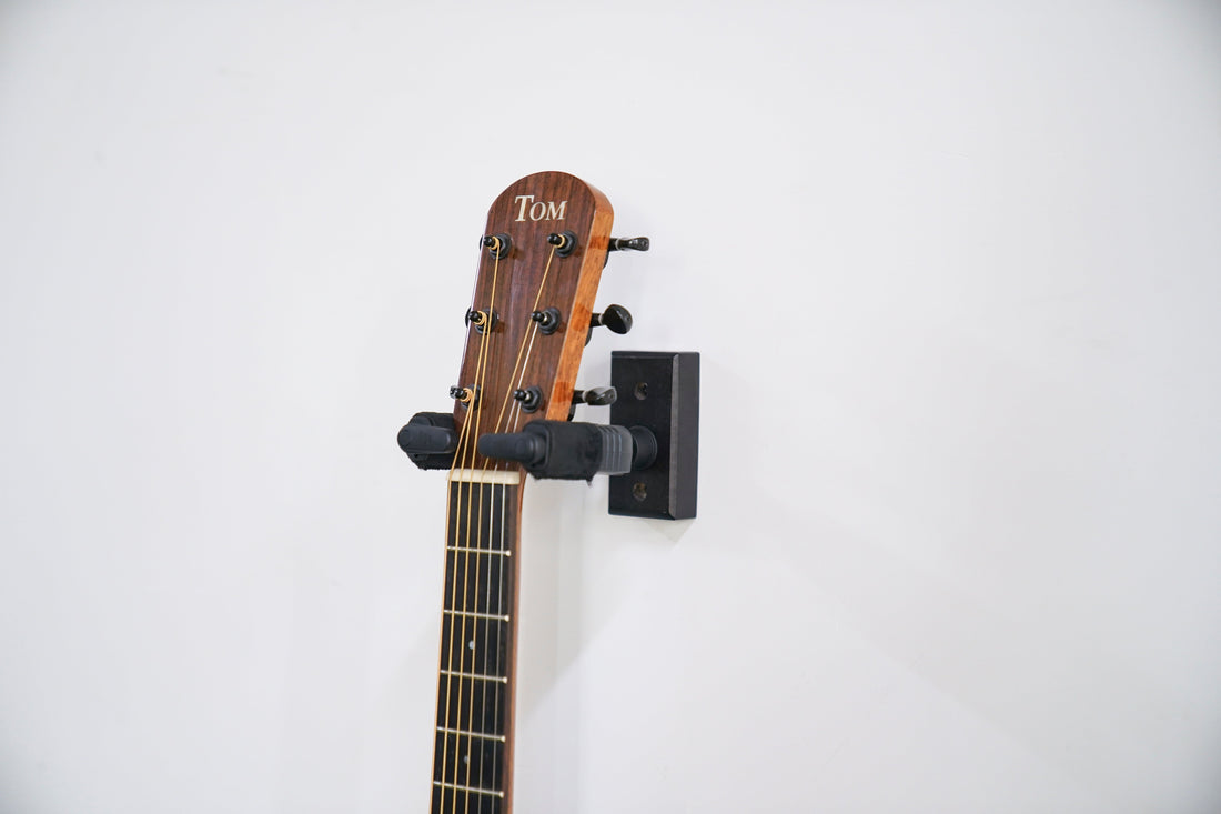 The Safest Way to Store Your Guitar: Sondery Auto-Lock Wall Hanger