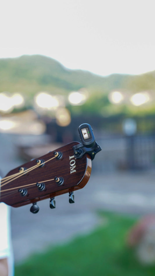 Fast-Accurate-Clip-On-Tuner-Sondery-Rechargeable-Guitar-Ukulele-Tuner Sondery Music